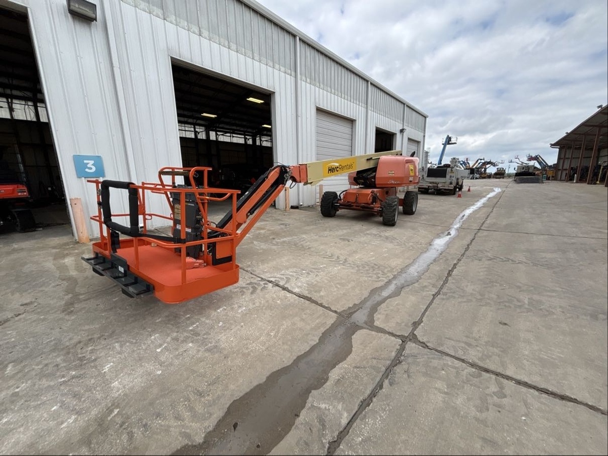 2018 JLG 660SJ-3