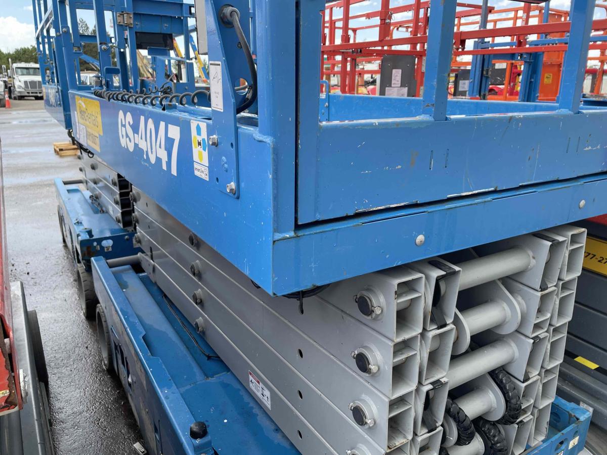 2017 Genie GS-4047