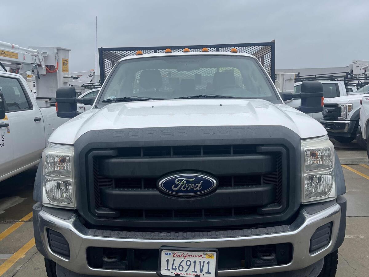 2016 Ford F550-3
