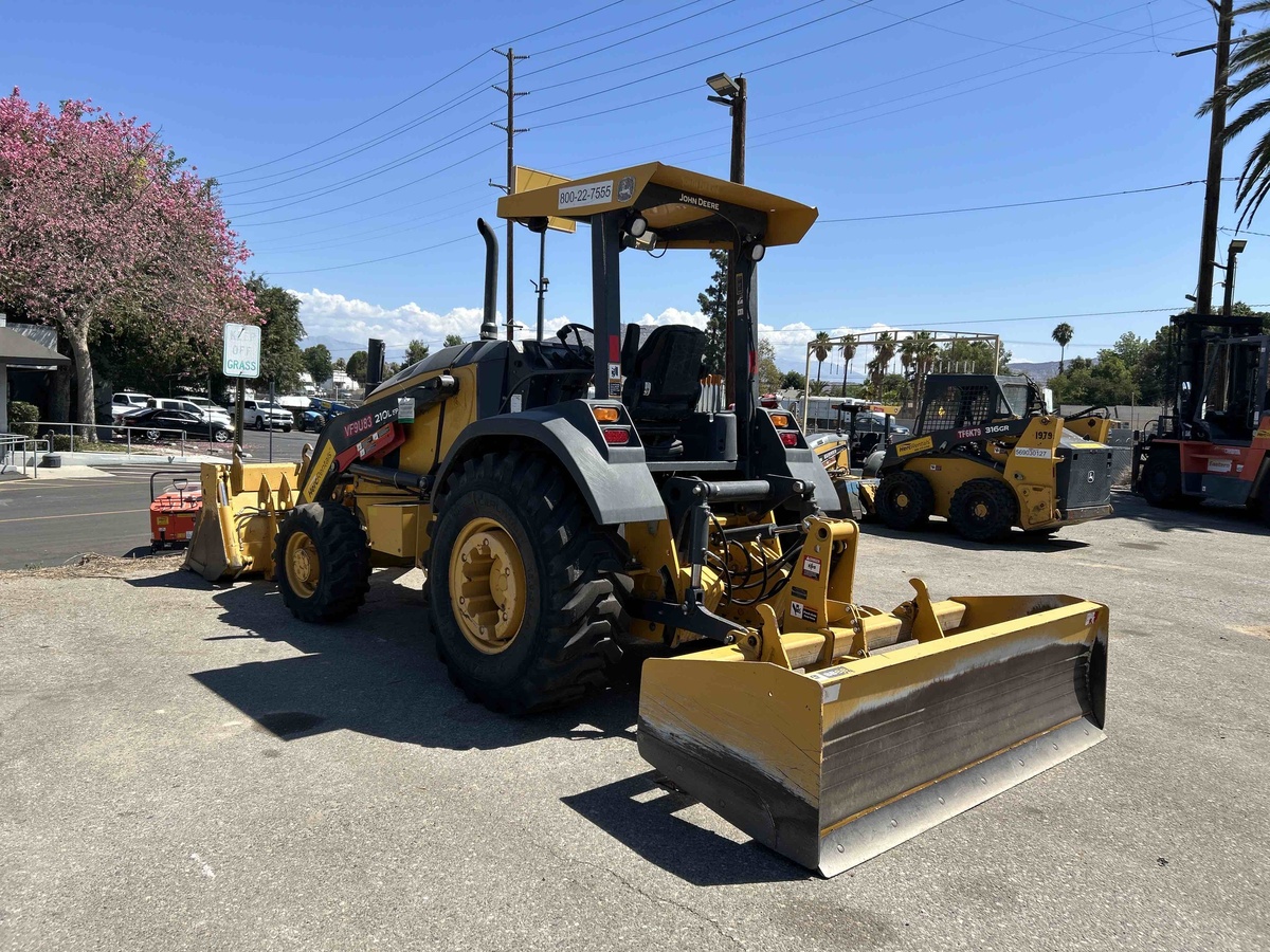 2018 John Deere 210LEP