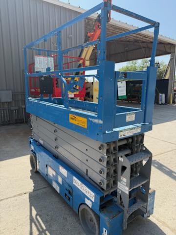 2018 Genie GS-3232