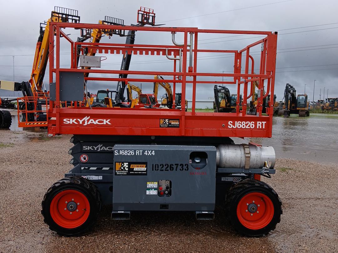2017 Skyjack SJ-6826RT-1