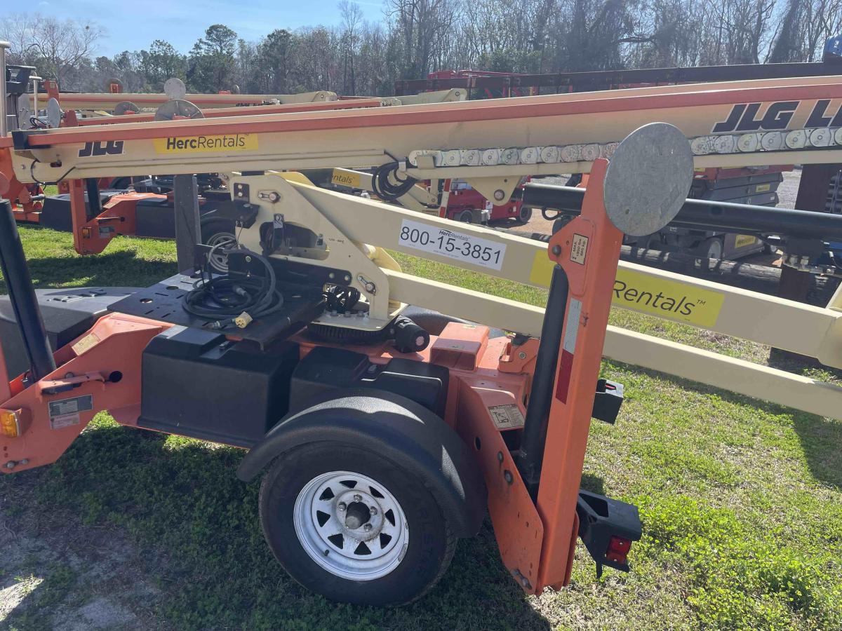 2017 JLG T350