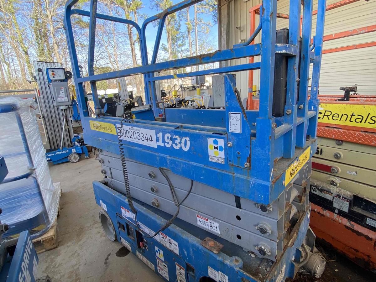 2018 Genie GS-1930