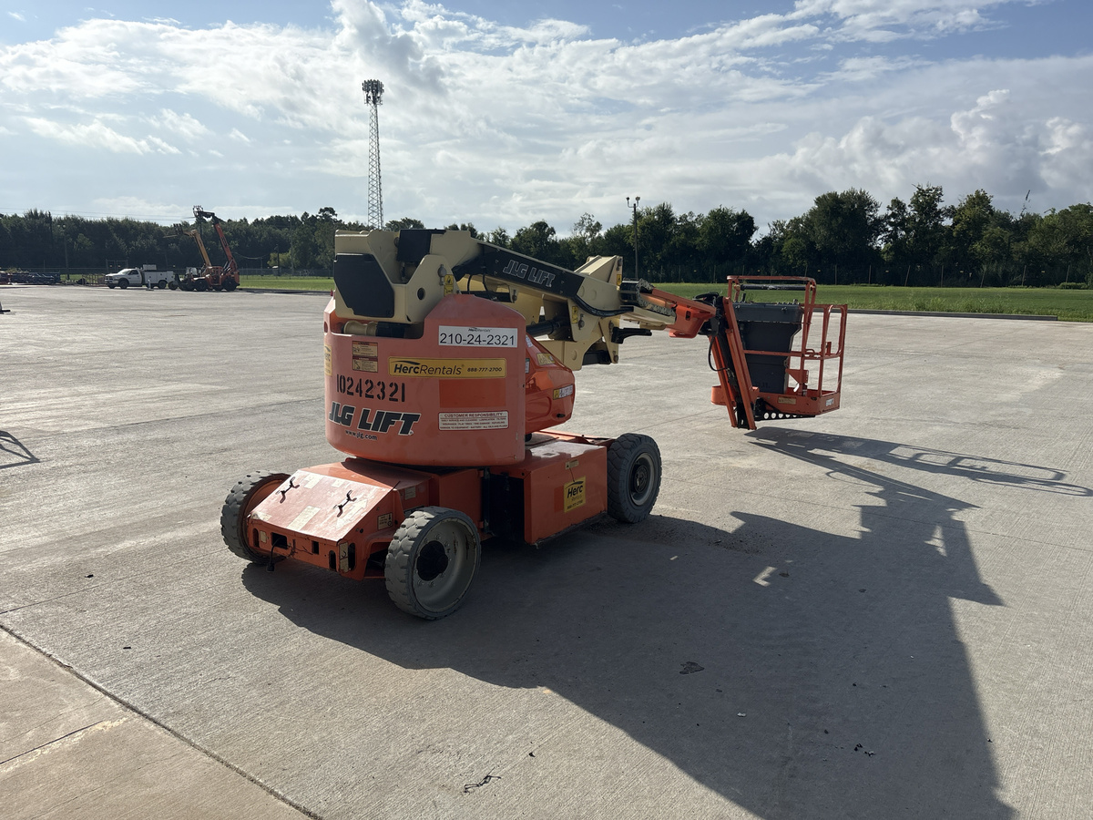 2018 JLG E400AJPN