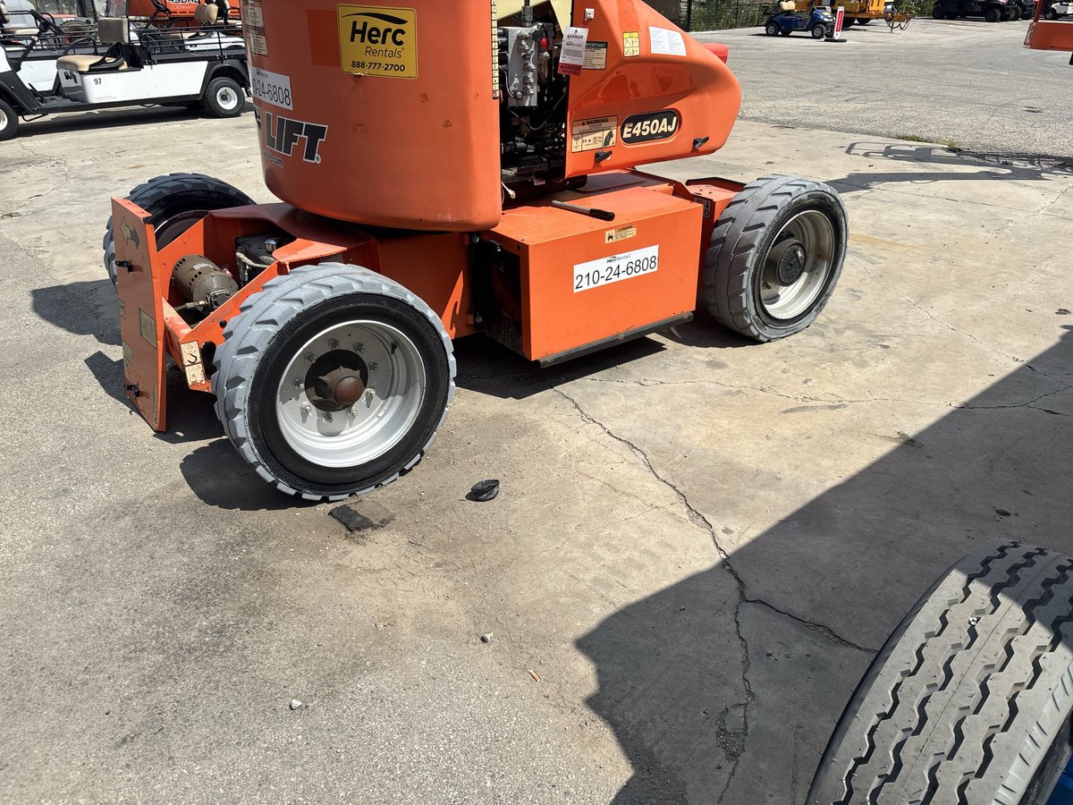2018 JLG E450AJ-11