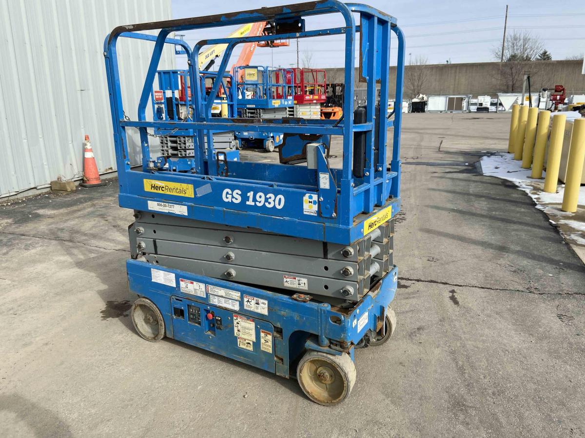 2018 Genie GS-1930