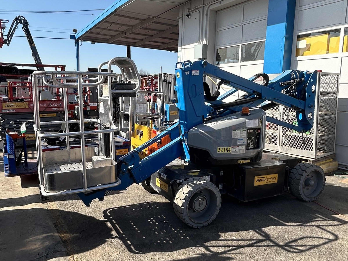 2017 Genie Z-33/18