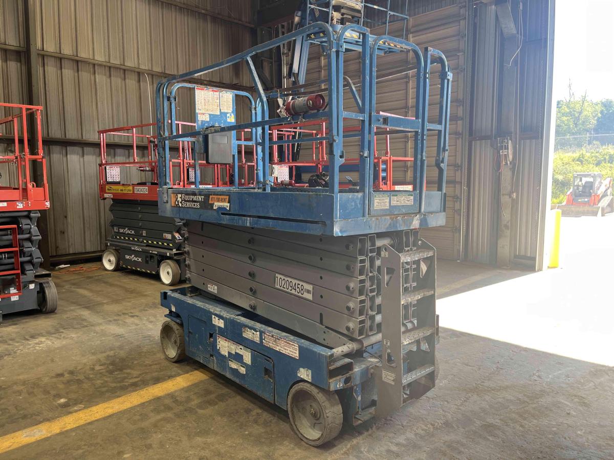 2017 Genie GS-4047-2