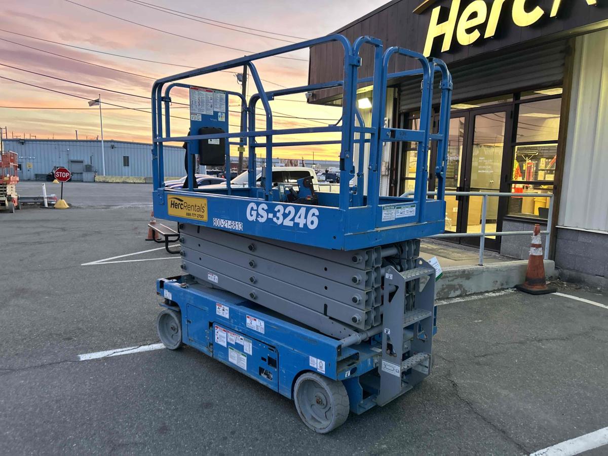 2018 Genie GS-3246