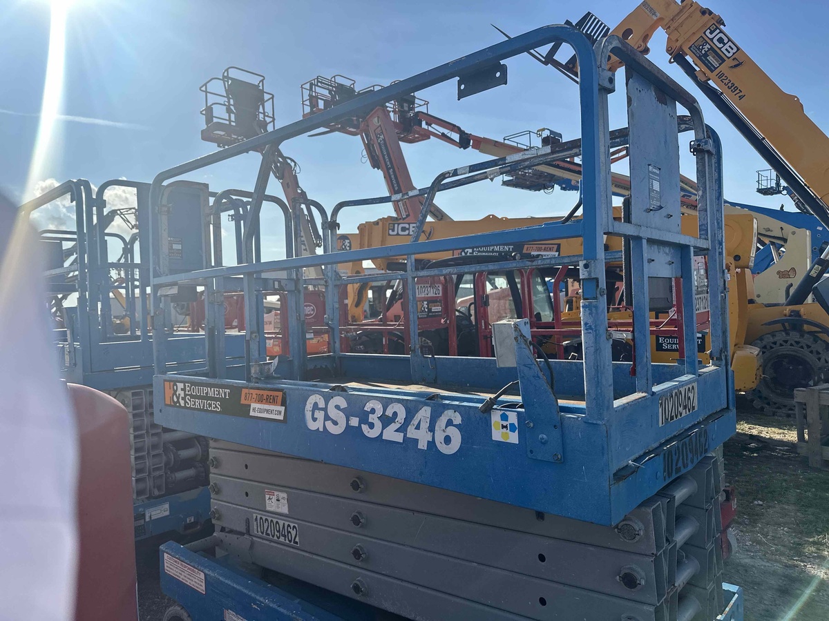 2017 Genie GS-3246-2