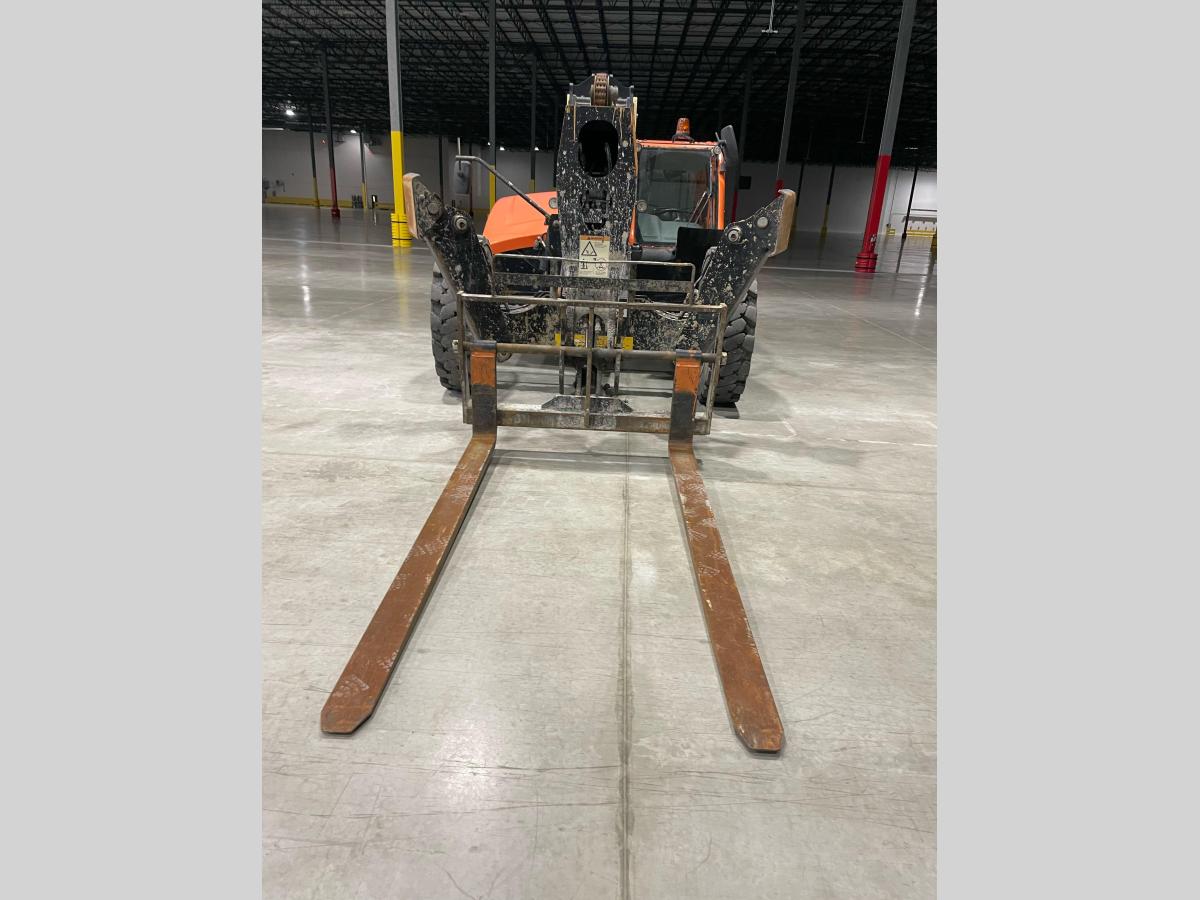 2019 JLG 1255