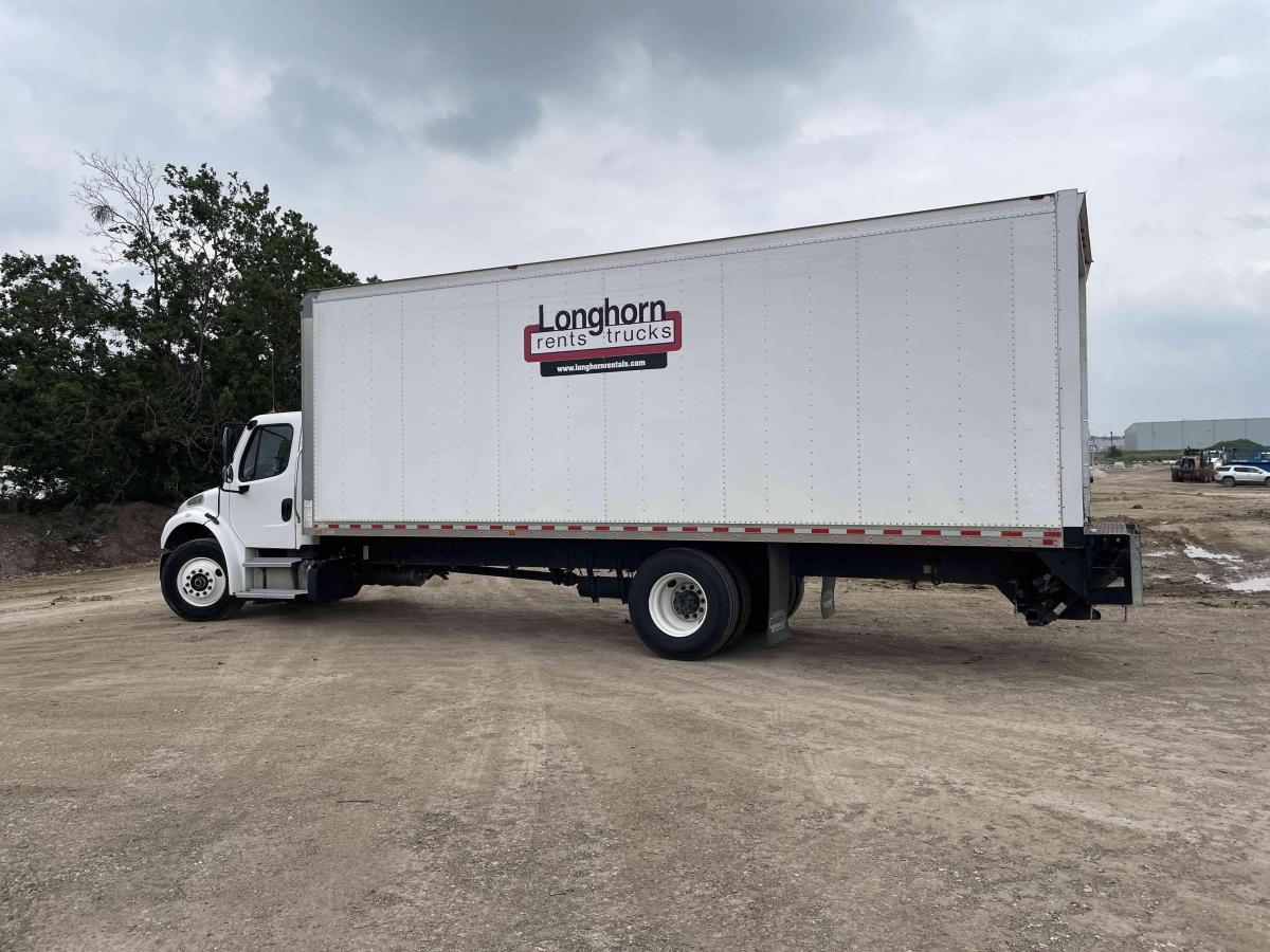 2019 Freightliner M2106