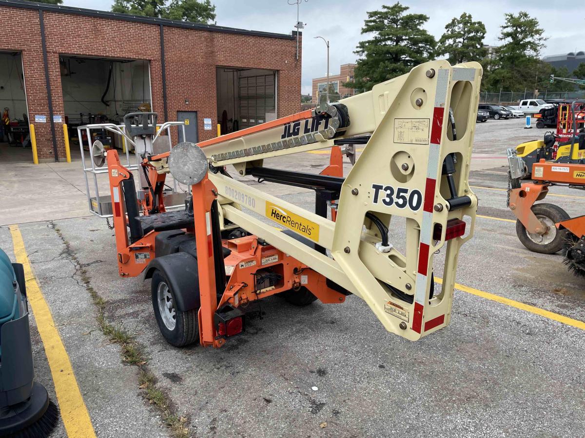 2018 JLG T350