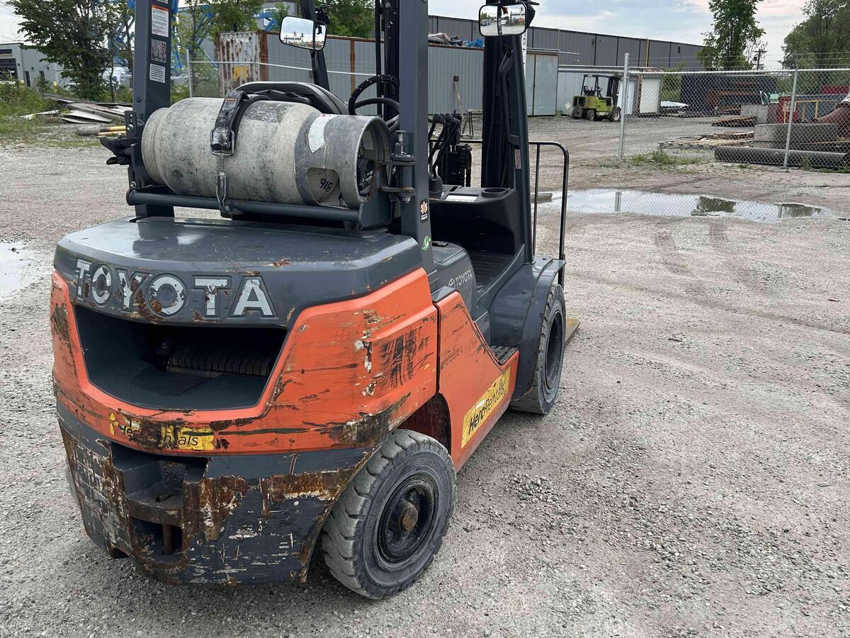 2021 Toyota 8FGU25-8