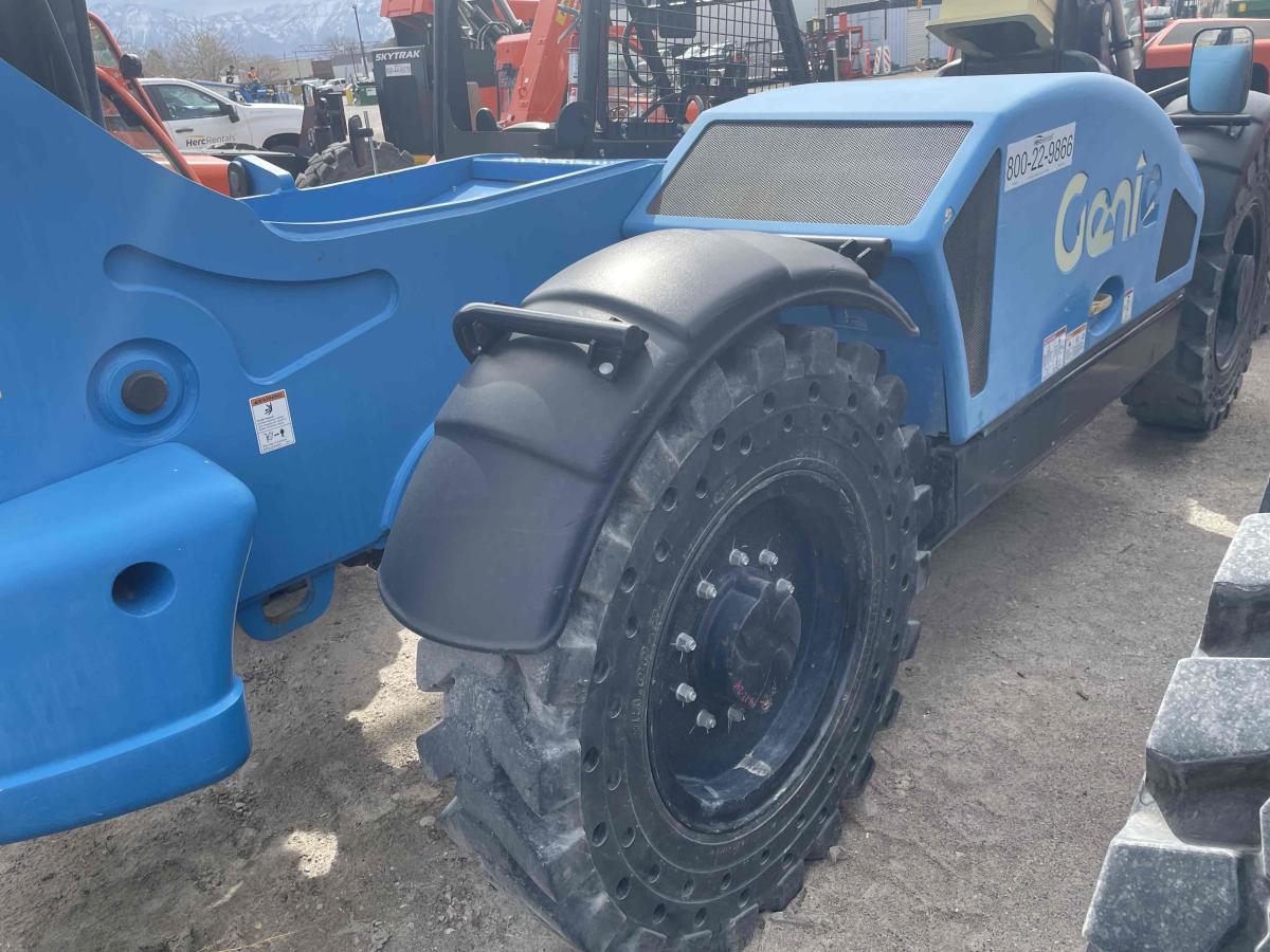 2018 Genie GTH 844