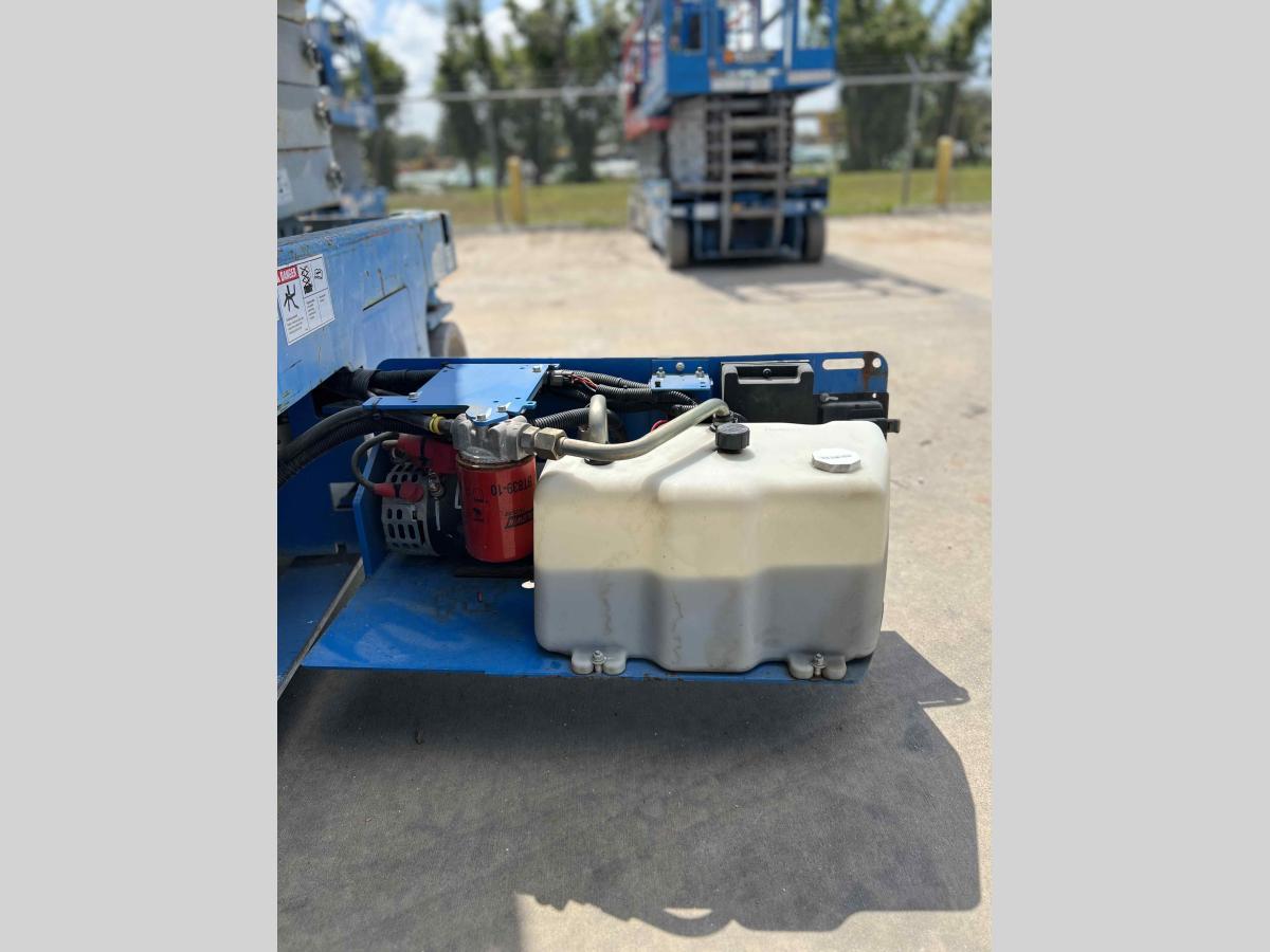 2016 Genie GS-3246