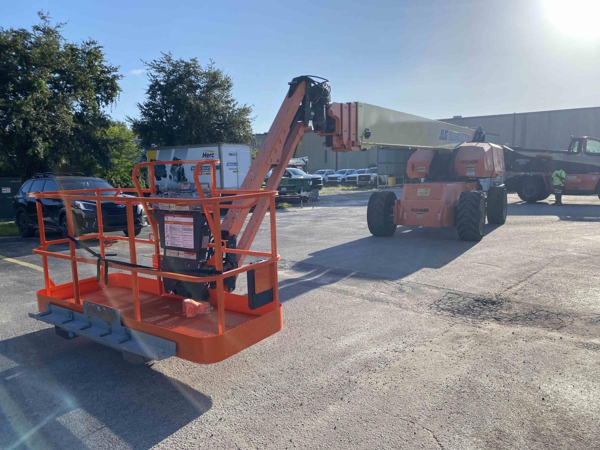 2017 JLG 1200SJP-13