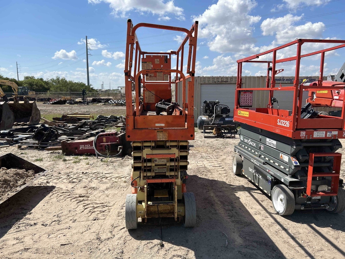 2017 JLG 2632ES-2