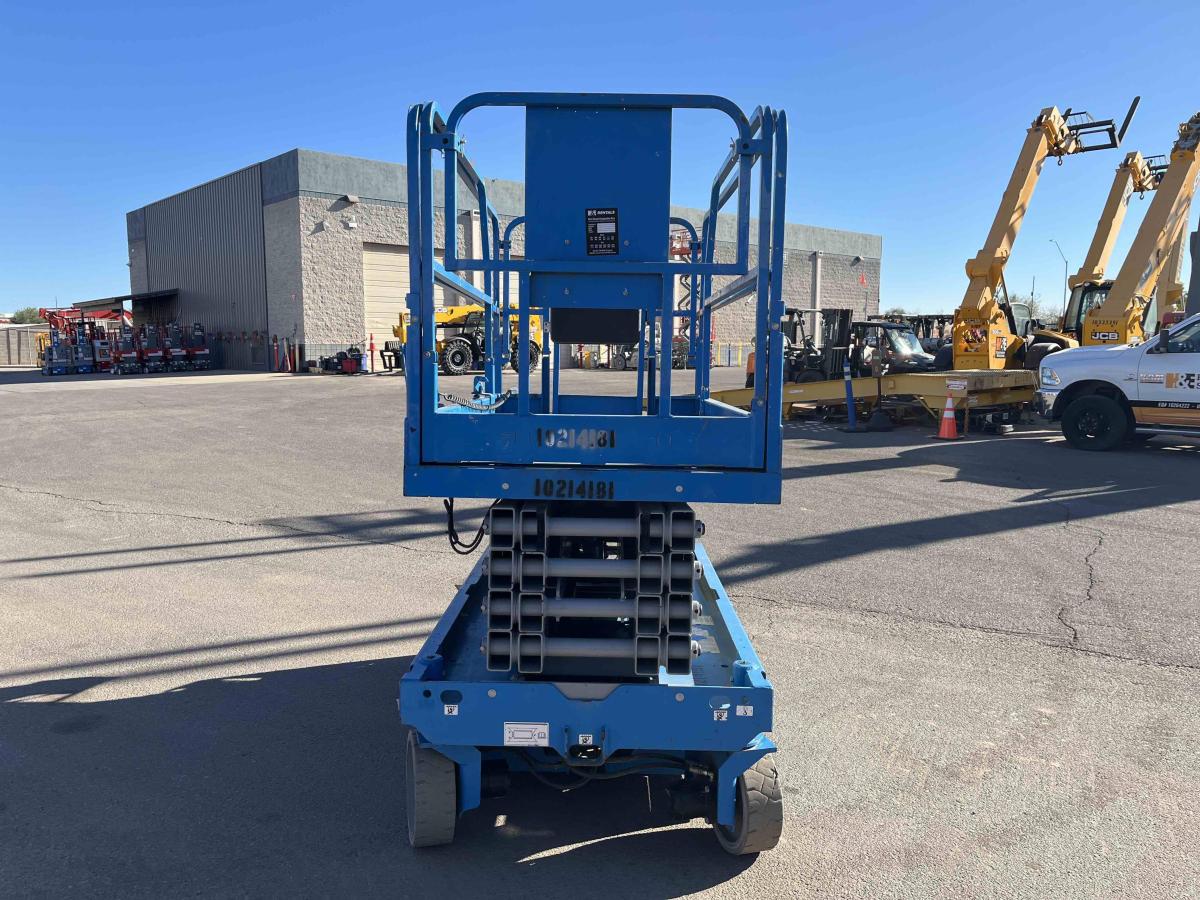 2017 Genie GS-3246