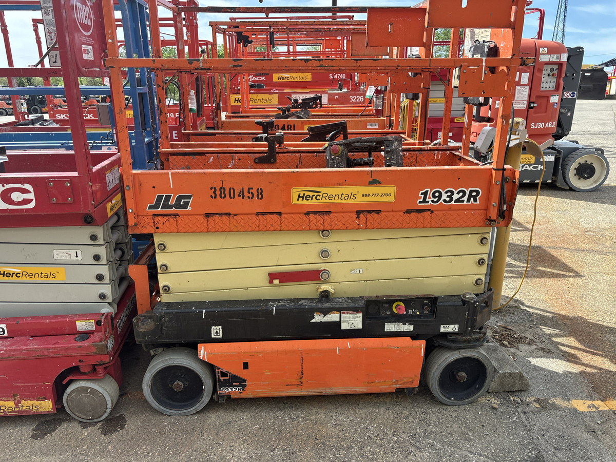 2018 JLG 1932R