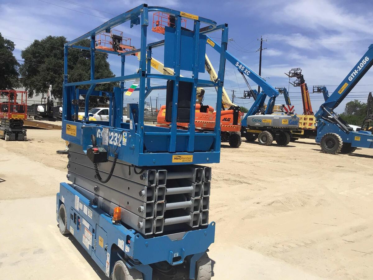 2017 Genie GS-3232-5