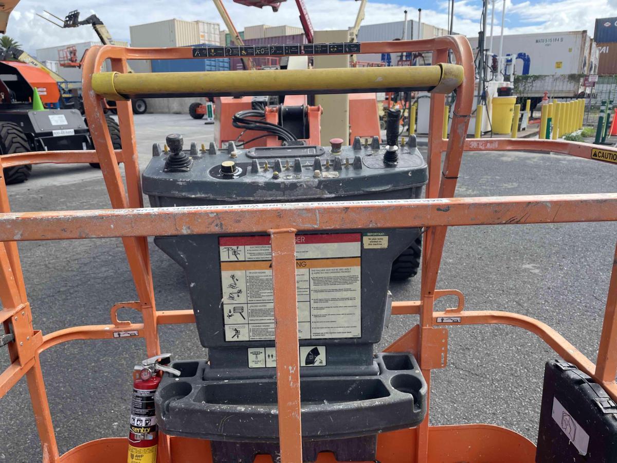 2017 JLG 340AJ-2