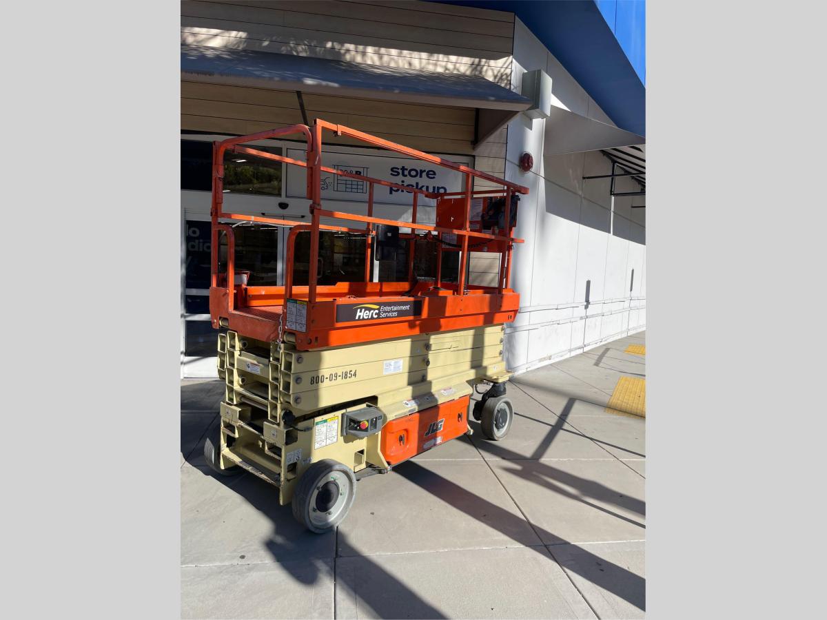 2016 JLG 3246ES