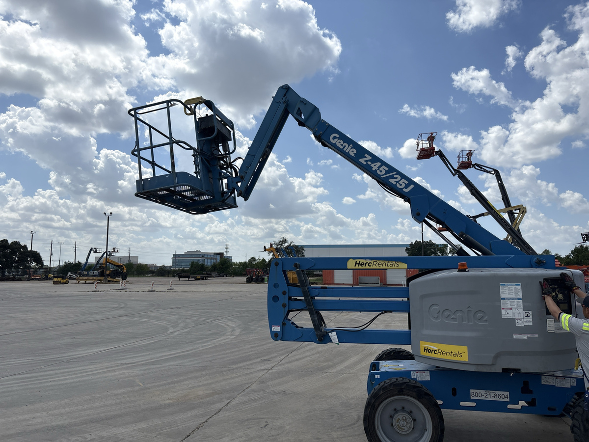 2018 Genie Z-45/25J RT-10