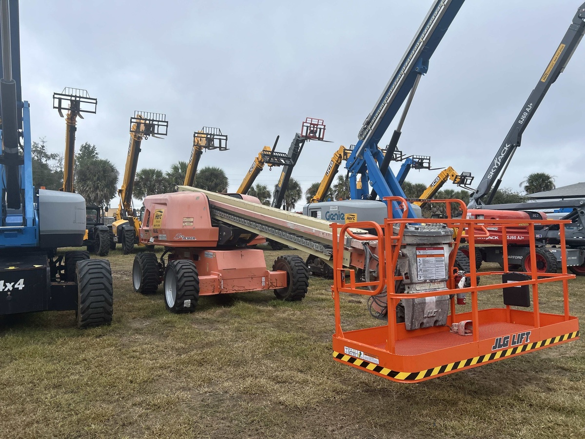 2018 JLG 600S-8