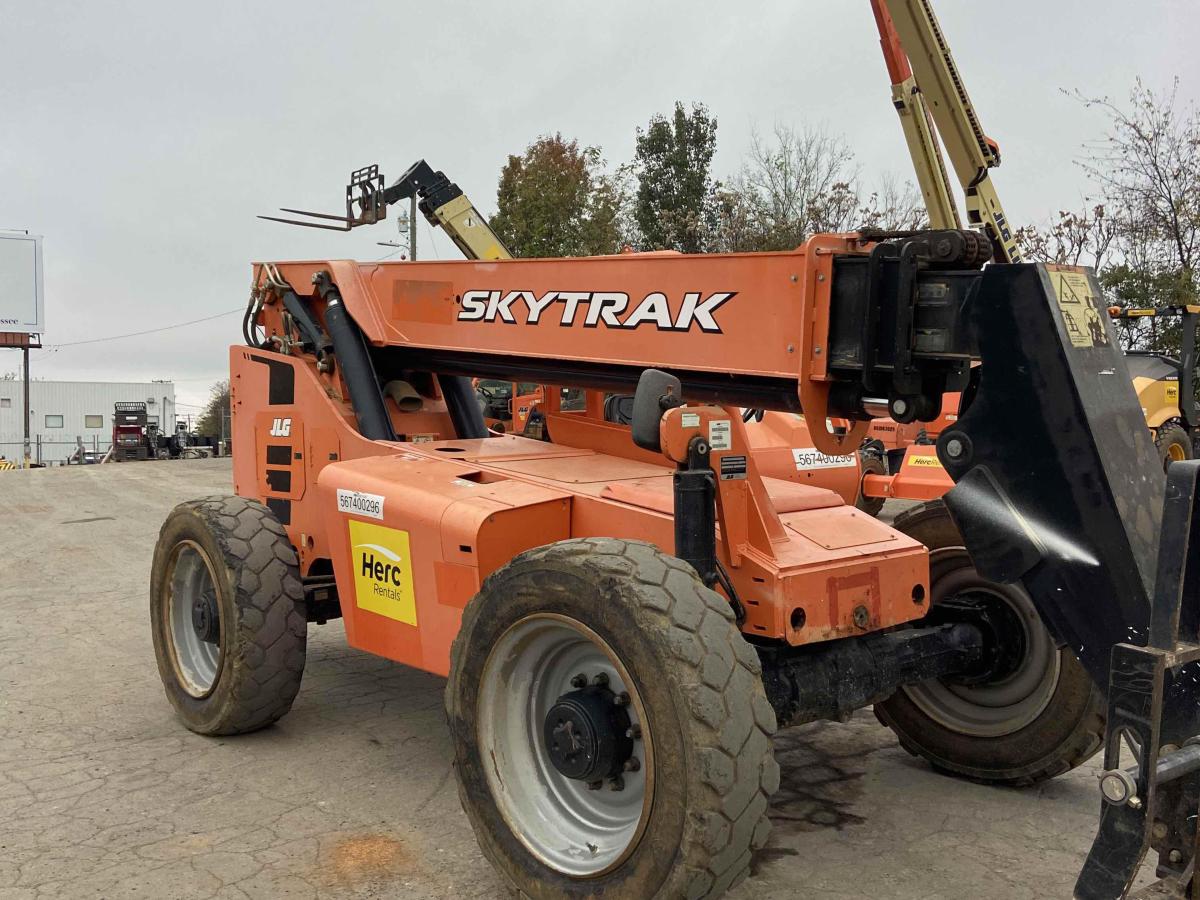 2017 SkyTrak 8042