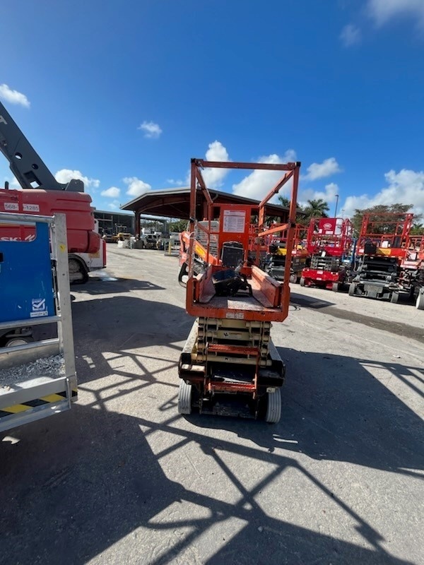 2018 JLG 1932R-3