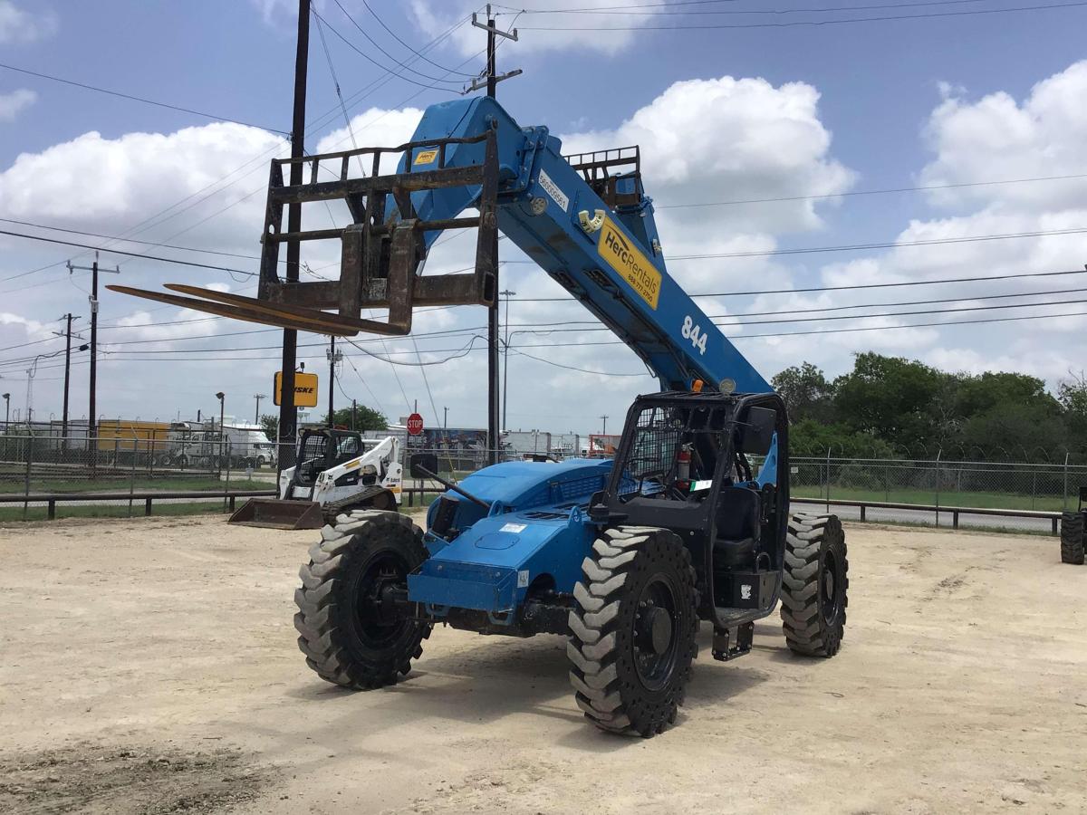 2018 Genie GTH 844