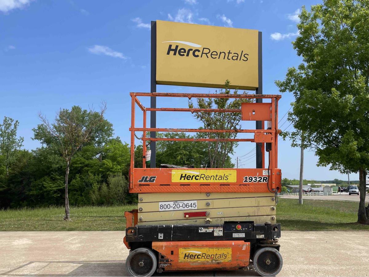 2018 JLG 1932R