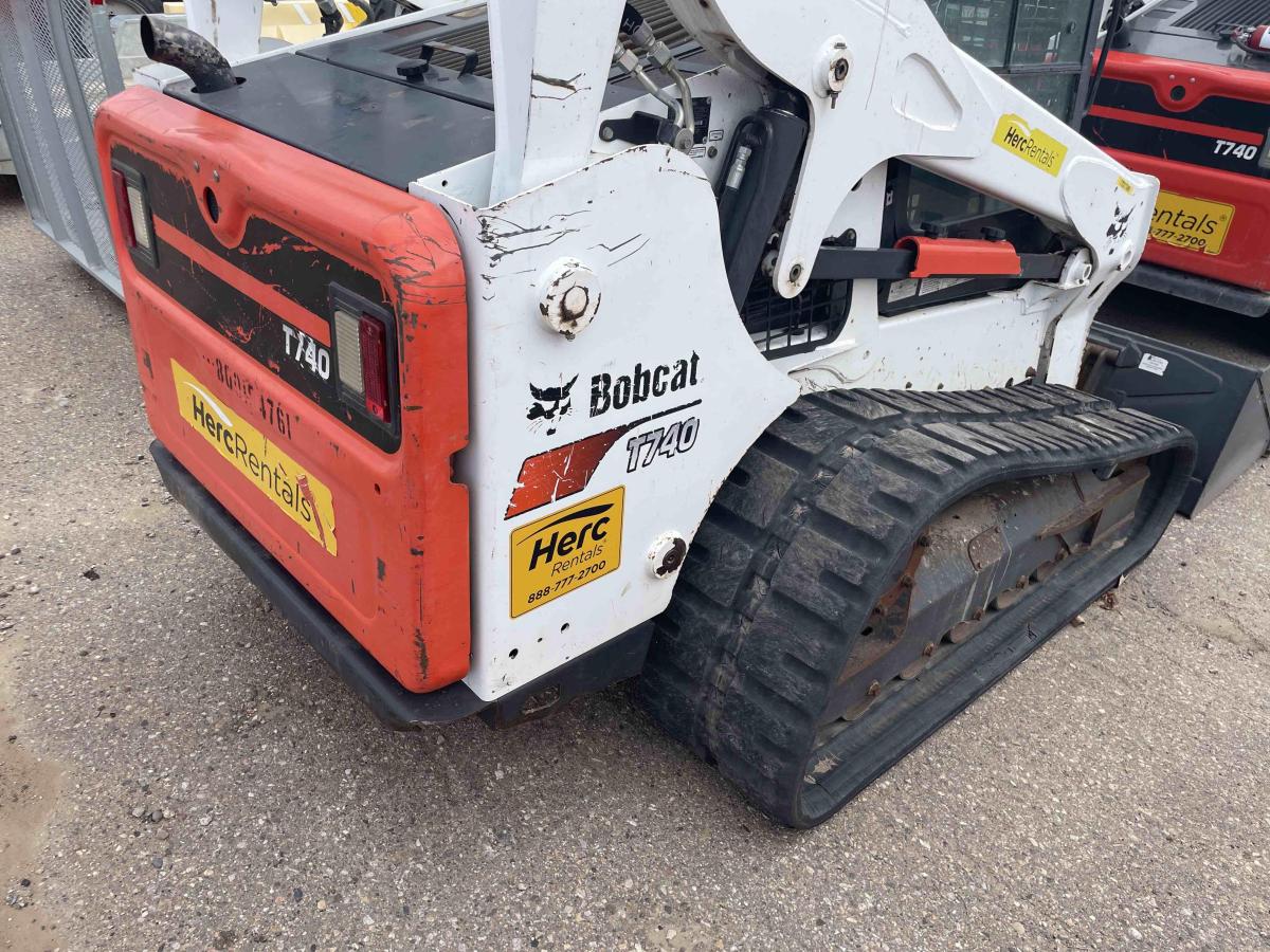 2017 Bobcat T740