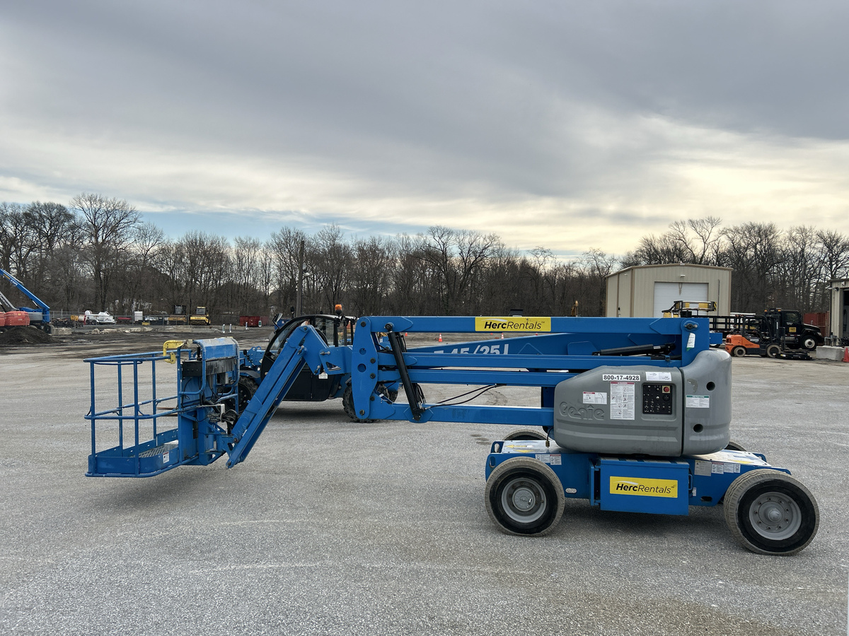 2017 Genie Z-45/25-6