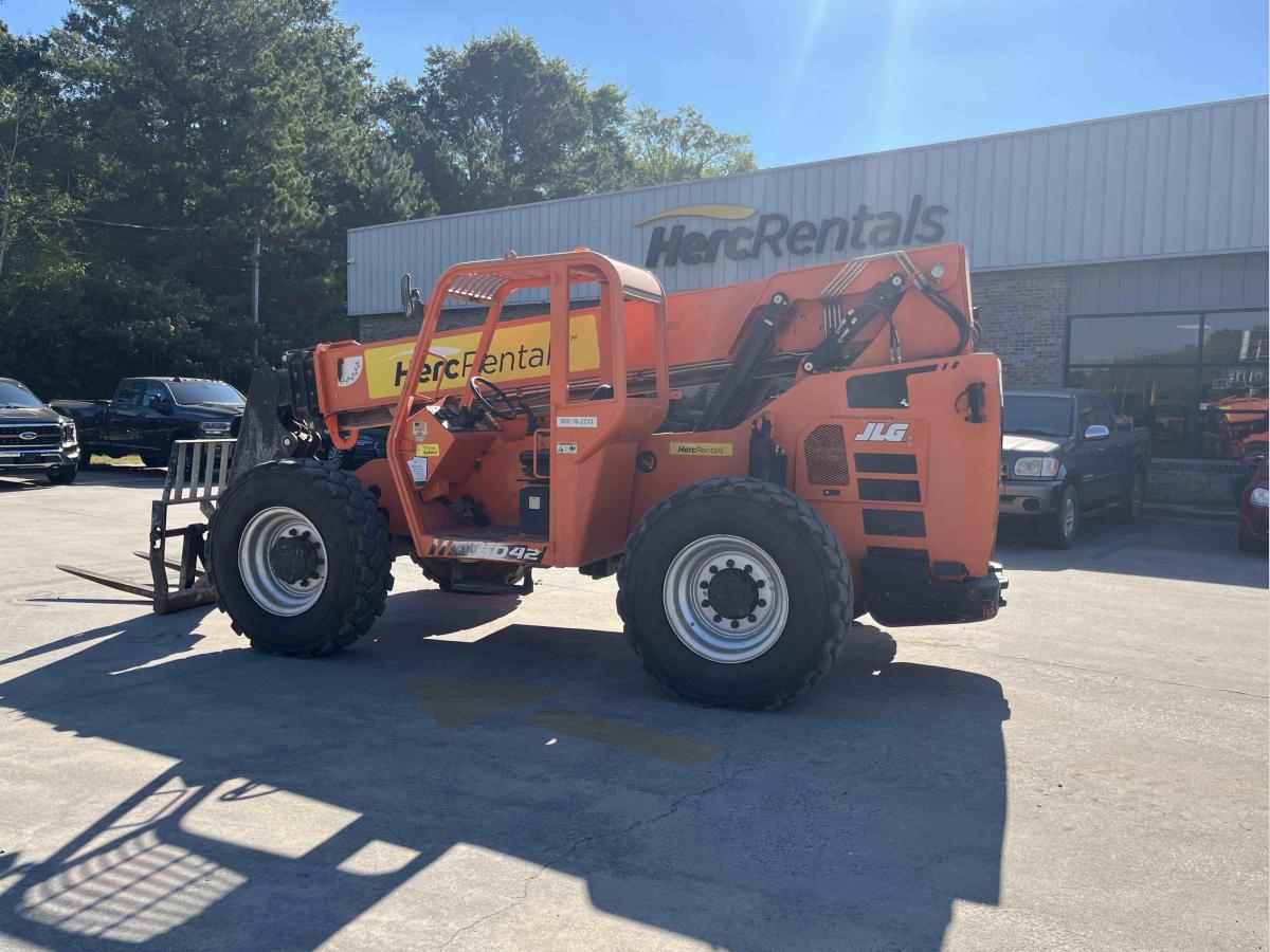 2017 SkyTrak 6042