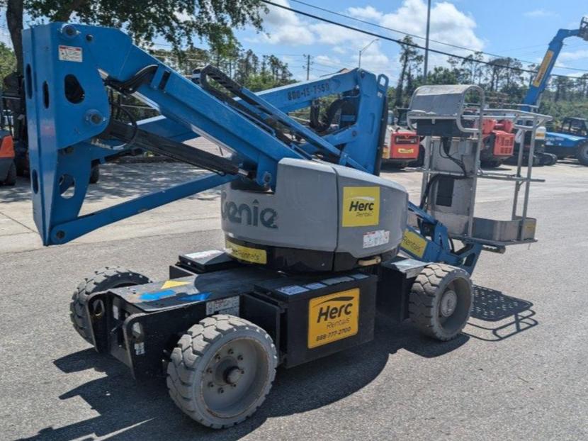 2017 Genie Z-33/18
