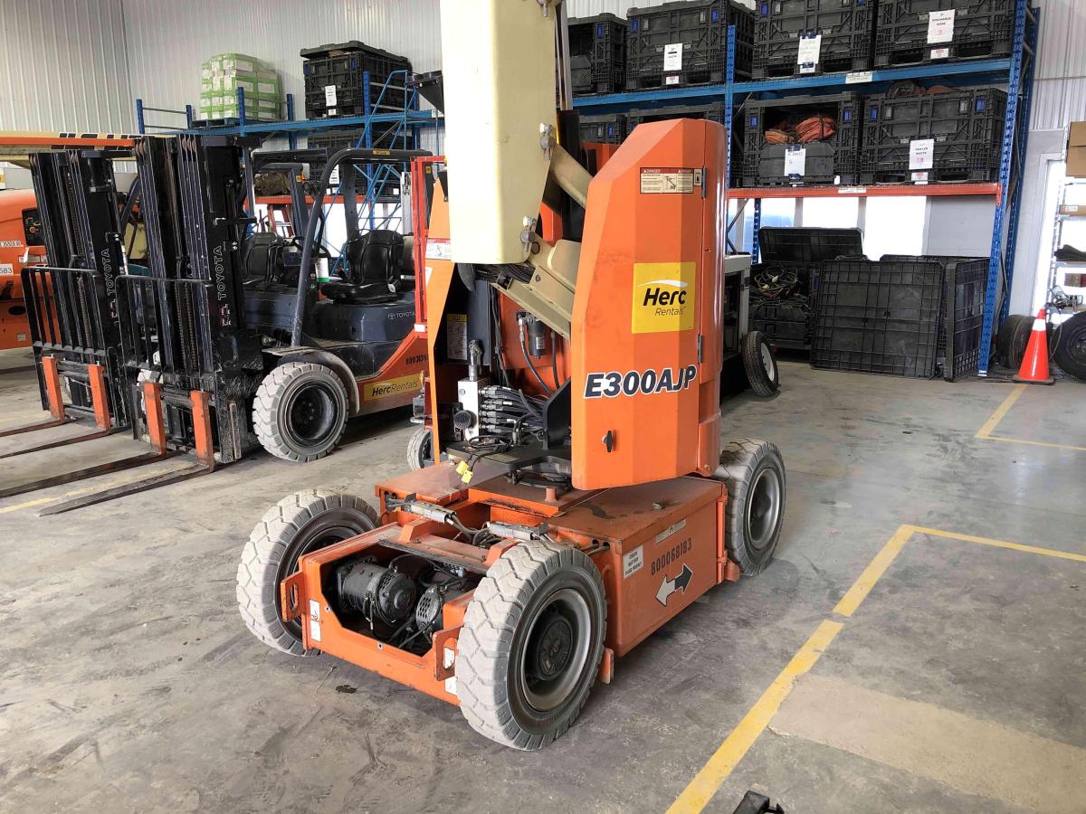 2015 JLG E300AJP
