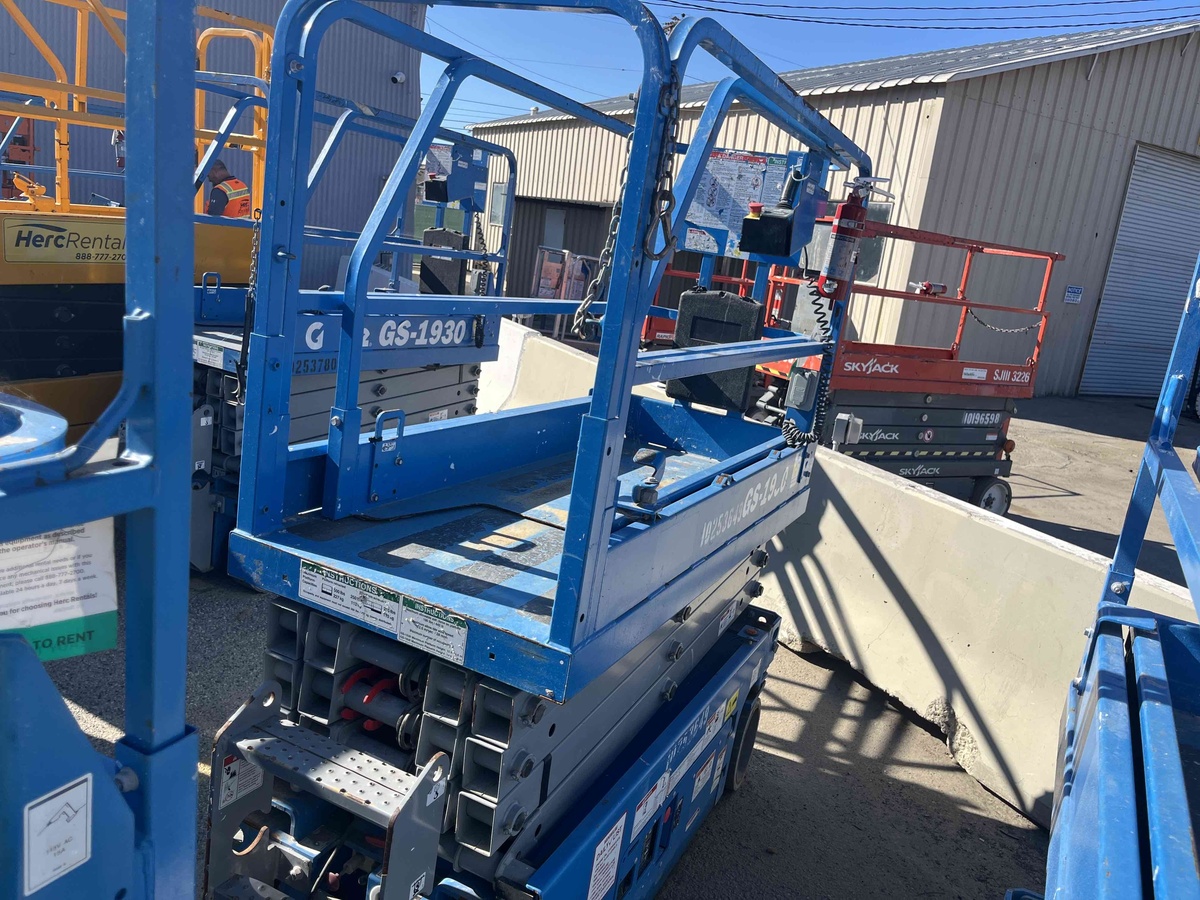 2018 Genie GS-1930