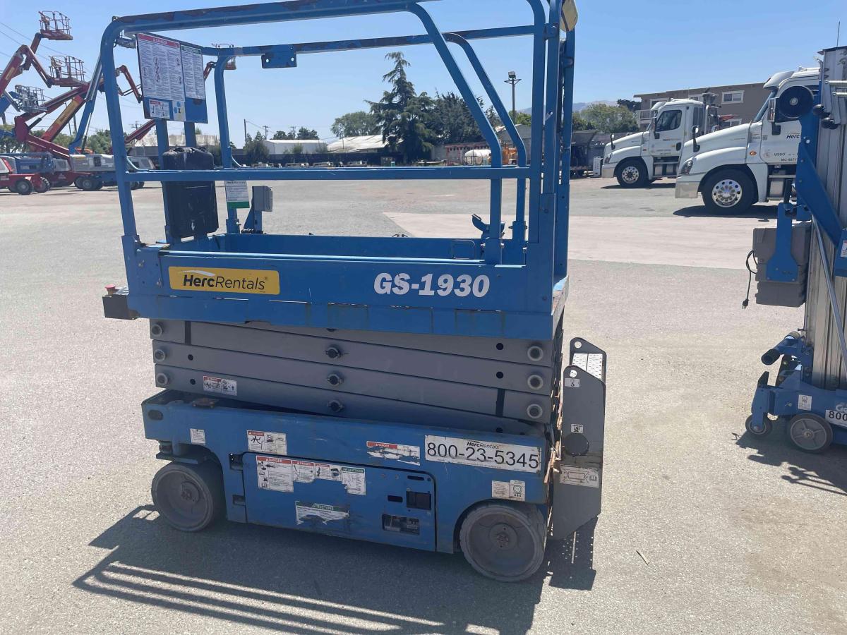 2018 Genie GS-1930