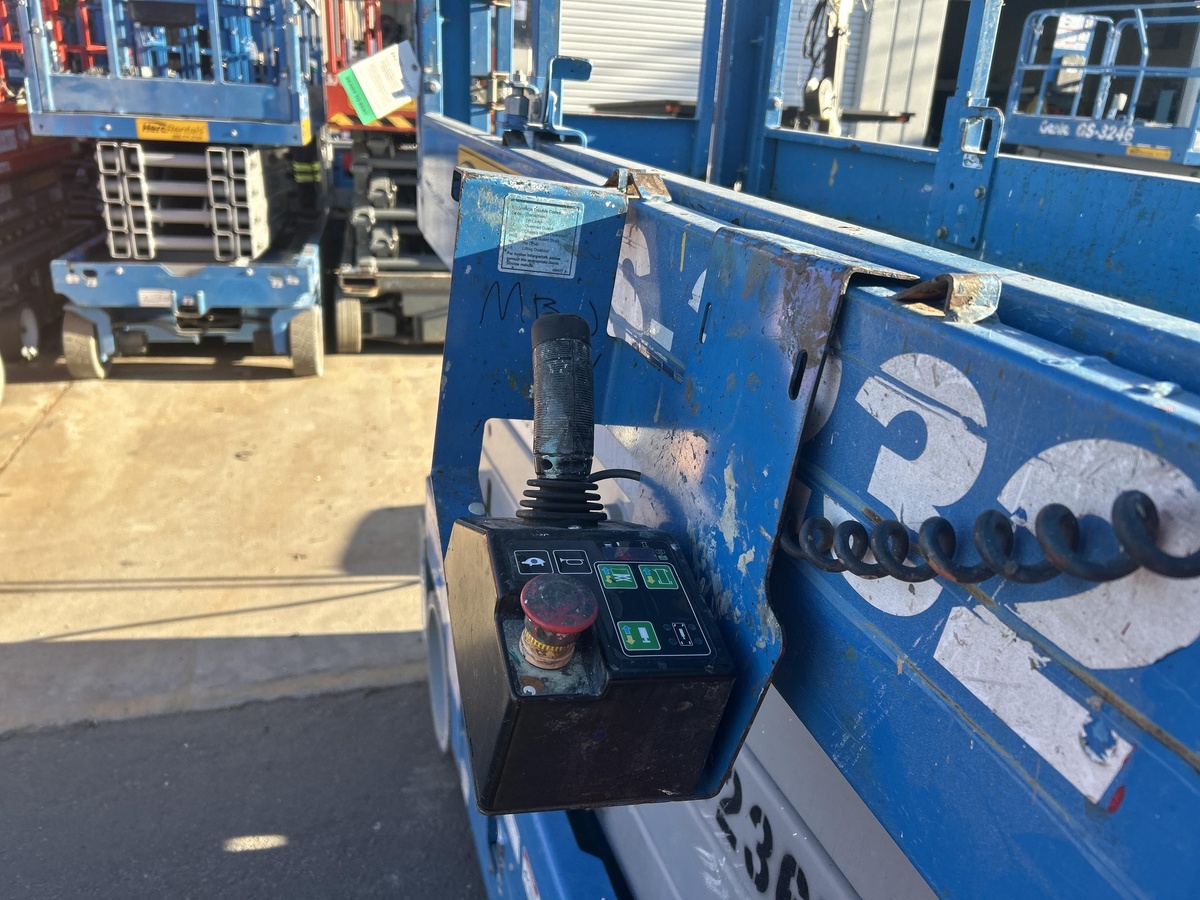 2018 Genie GS-3232-6