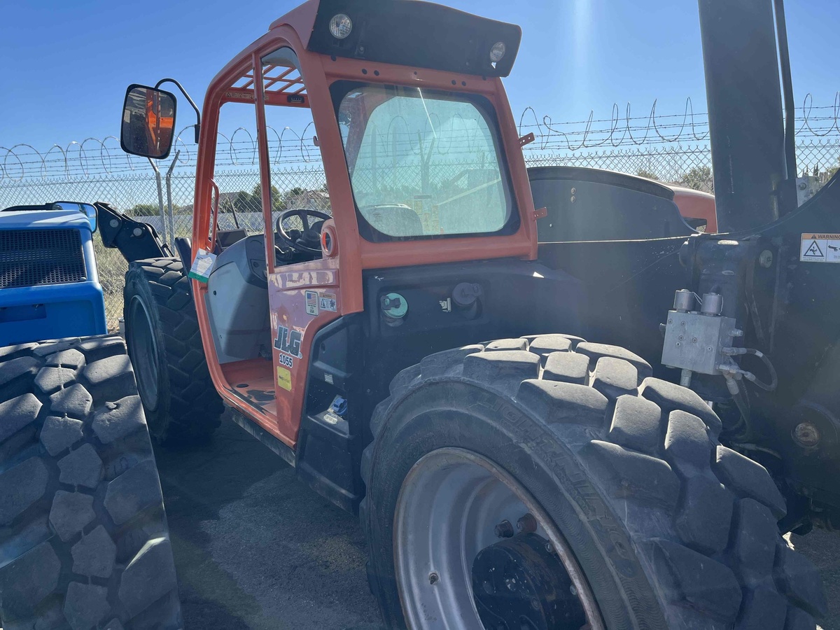2016 JLG 1055-2