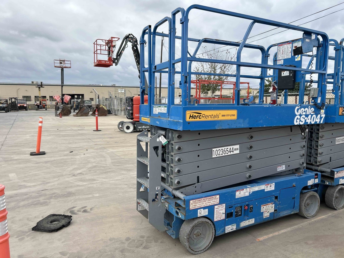 2018 Genie GS-4047