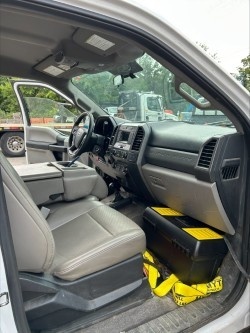 2019 Ford F550-8