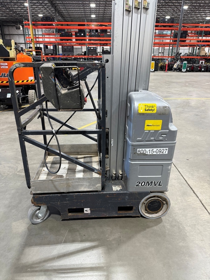 2017 JLG 20MVL
