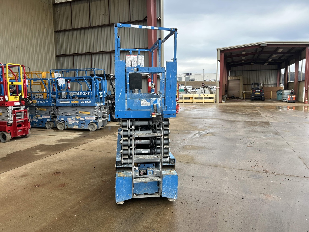 2018 Genie GS-3232-2
