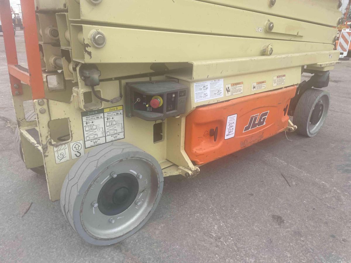 2016 JLG 2632ES