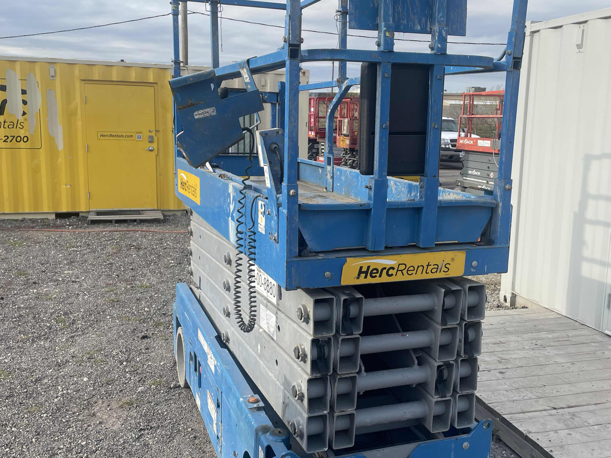 2017 Genie GS-3232-7