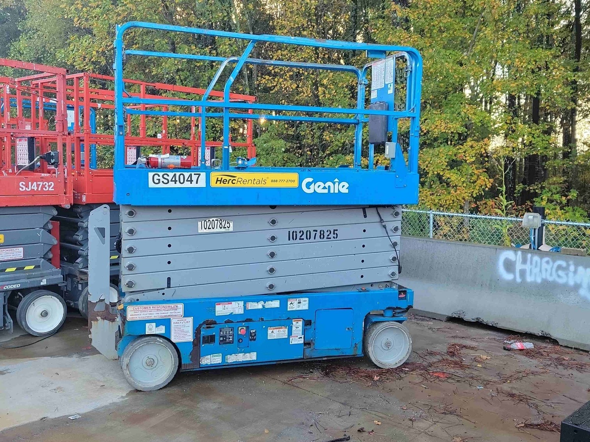 2017 Genie GS-4047-2